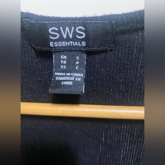 SWS ESSENTIALS top for women’s - Picture 2 of 3